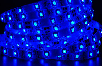 帶掛板復(fù)合板工作臺?靚鋼金屬復(fù)合板需注意的事項有哪些??健明迪